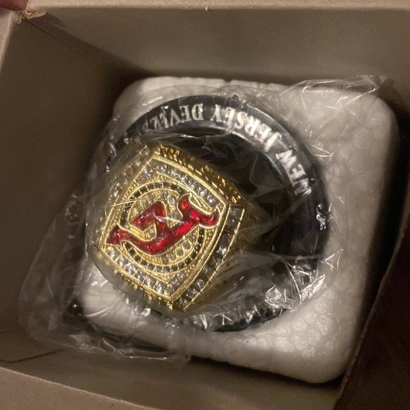 New Jersey Devils Rare 2003 20th Anniversary Stanley Cup Champion Replica Ring - Picture 4 of 4